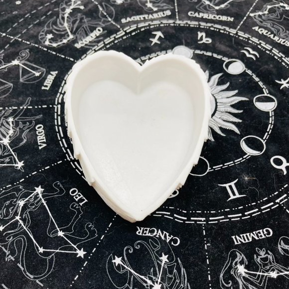 Wing Heart Bowl - Picture 1 of 2